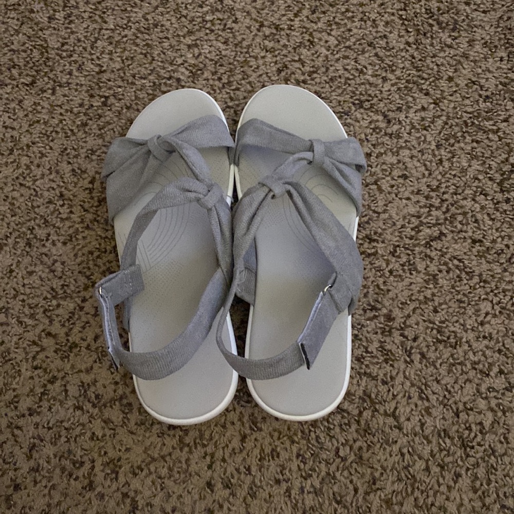 NWT Gray Fabric Sandals - So Comfortable - Size 10